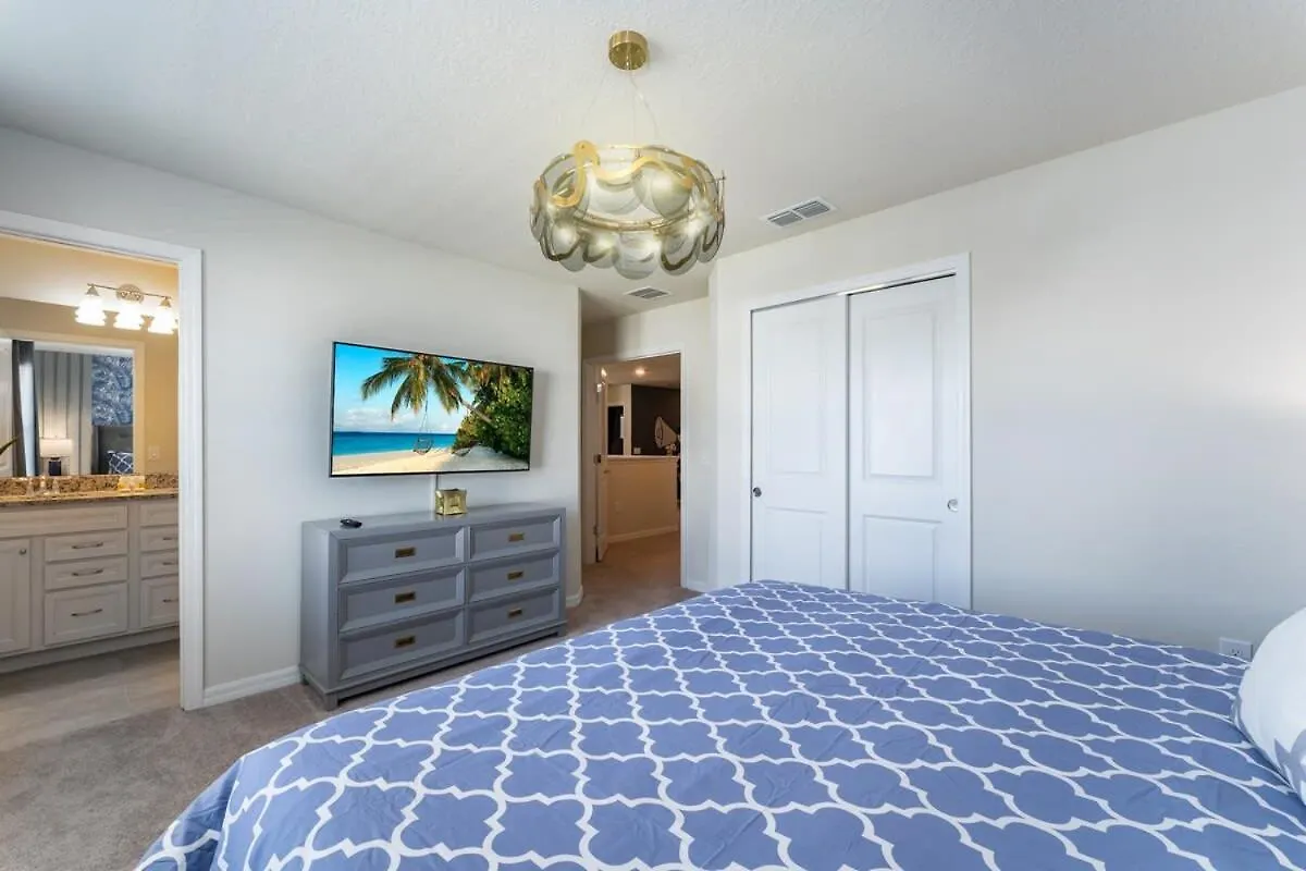 Beautiful New 8Br W Theme Rooms Pool Game Room Davenport Holiday home