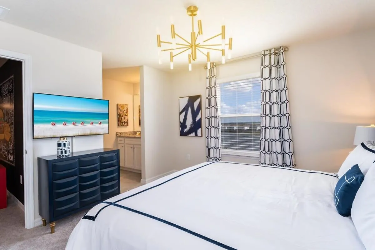 Beautiful New 8Br W Theme Rooms Pool Game Room Davenport Holiday home