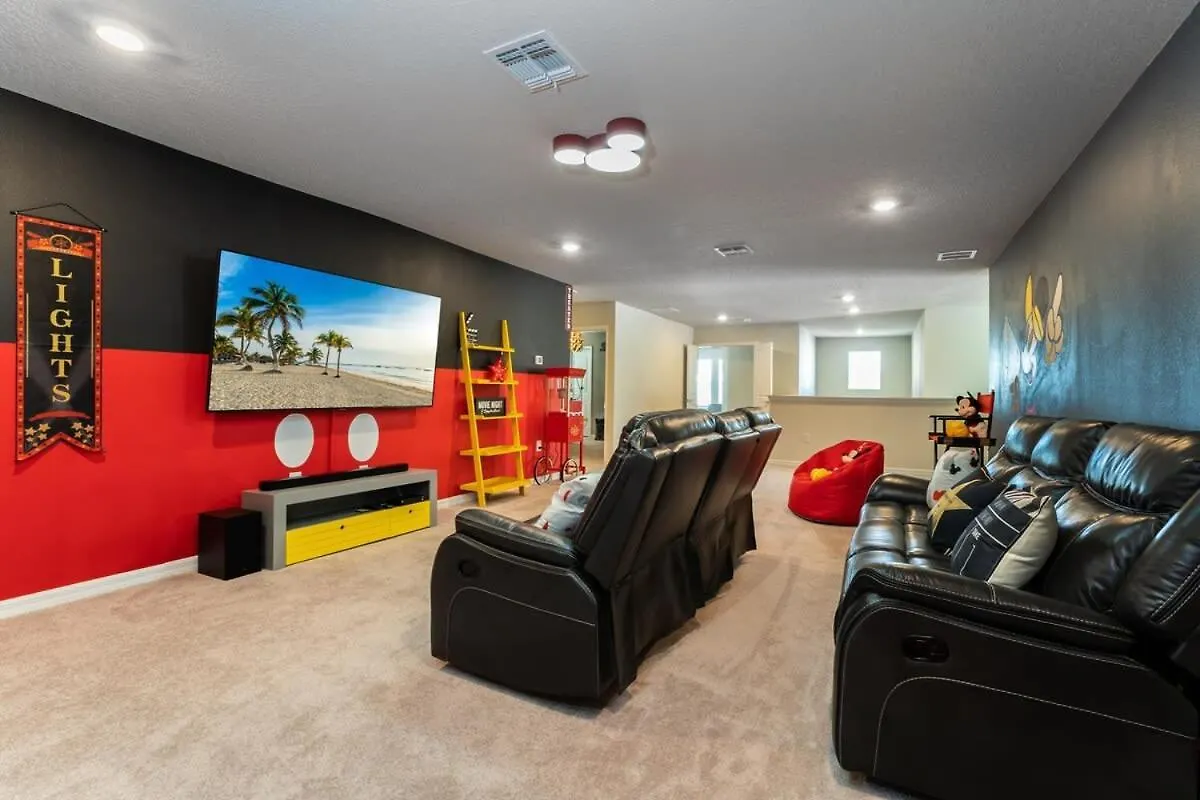 Beautiful New 8Br W Theme Rooms Pool Game Room Davenport Holiday home